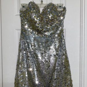 This is a Homecoming/Prom dress for sale.